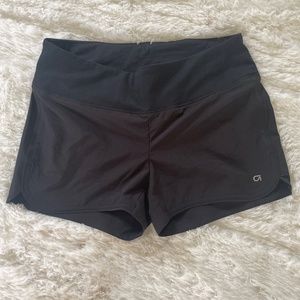 New GAP Maternity shorts size SMALL